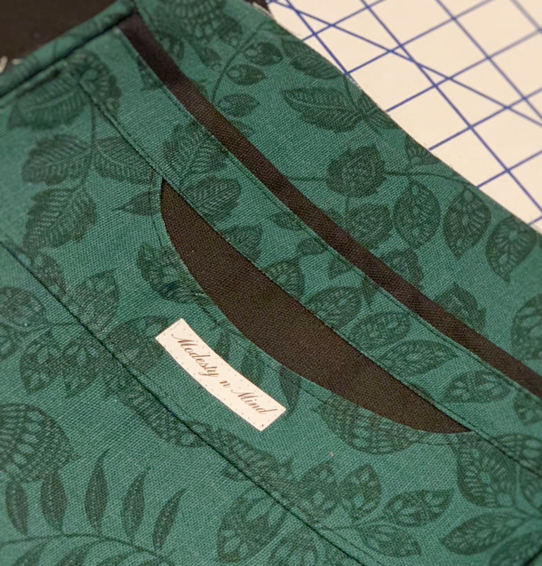 Green & Black Foliage Casual Bag