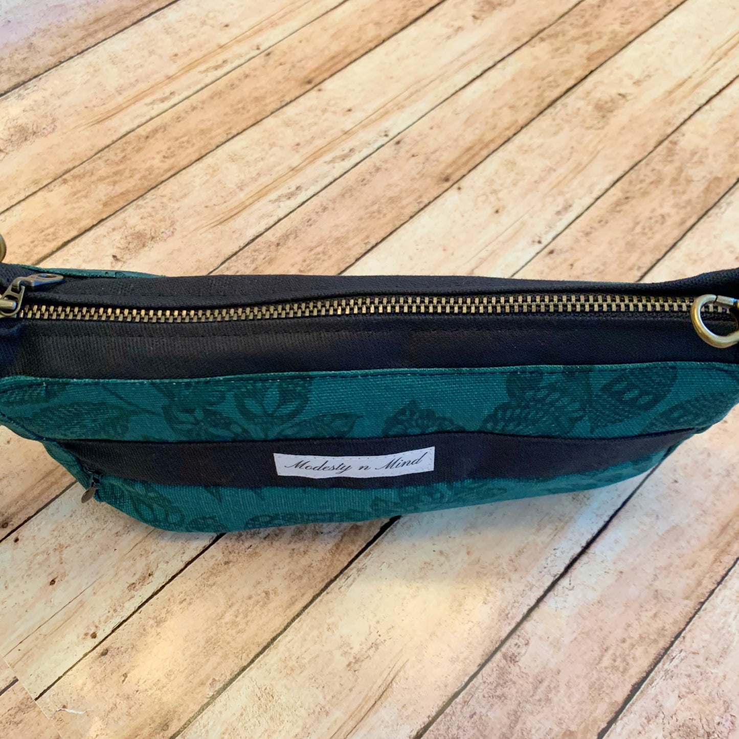 Green & Black Foliage Casual Wristlet