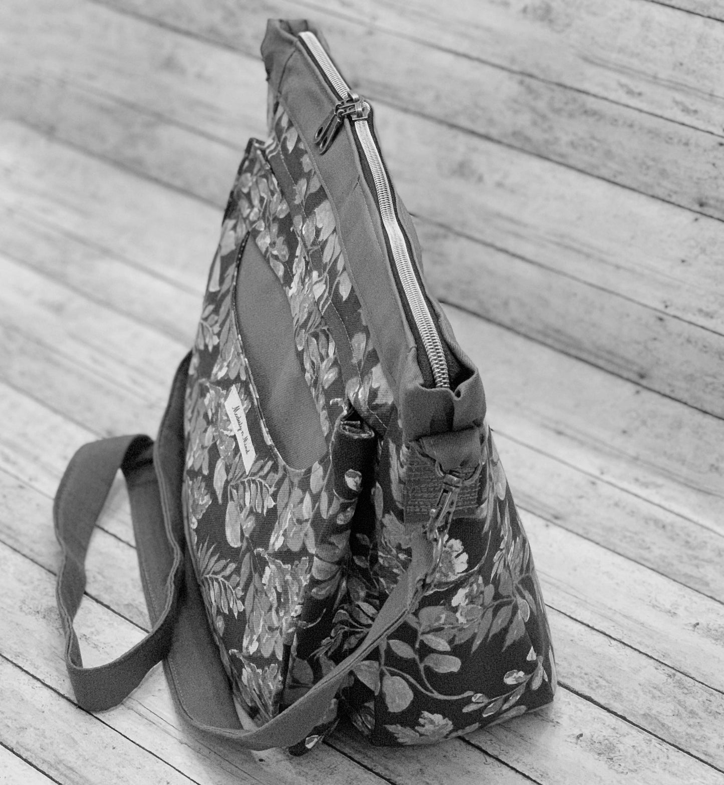 Green & Black Foliage Casual Bag