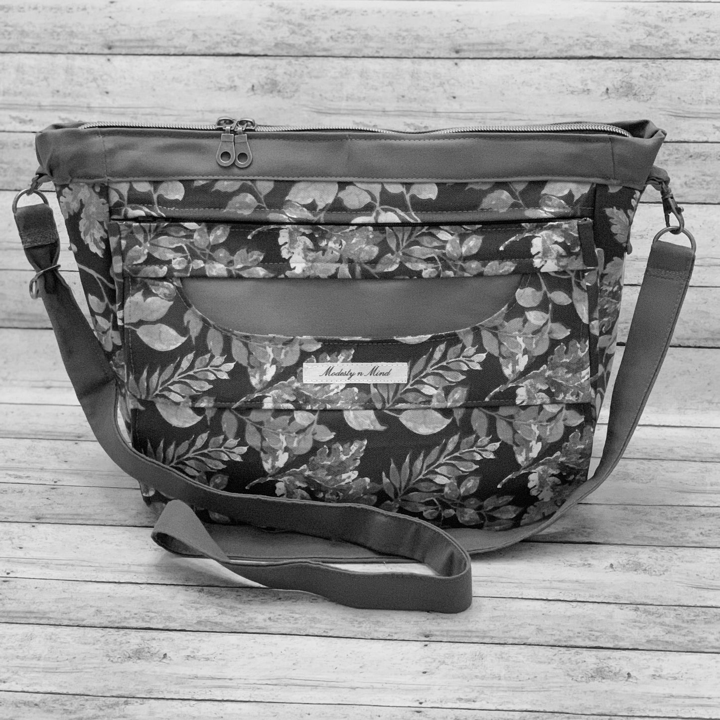 Green & Black Foliage Casual Bag
