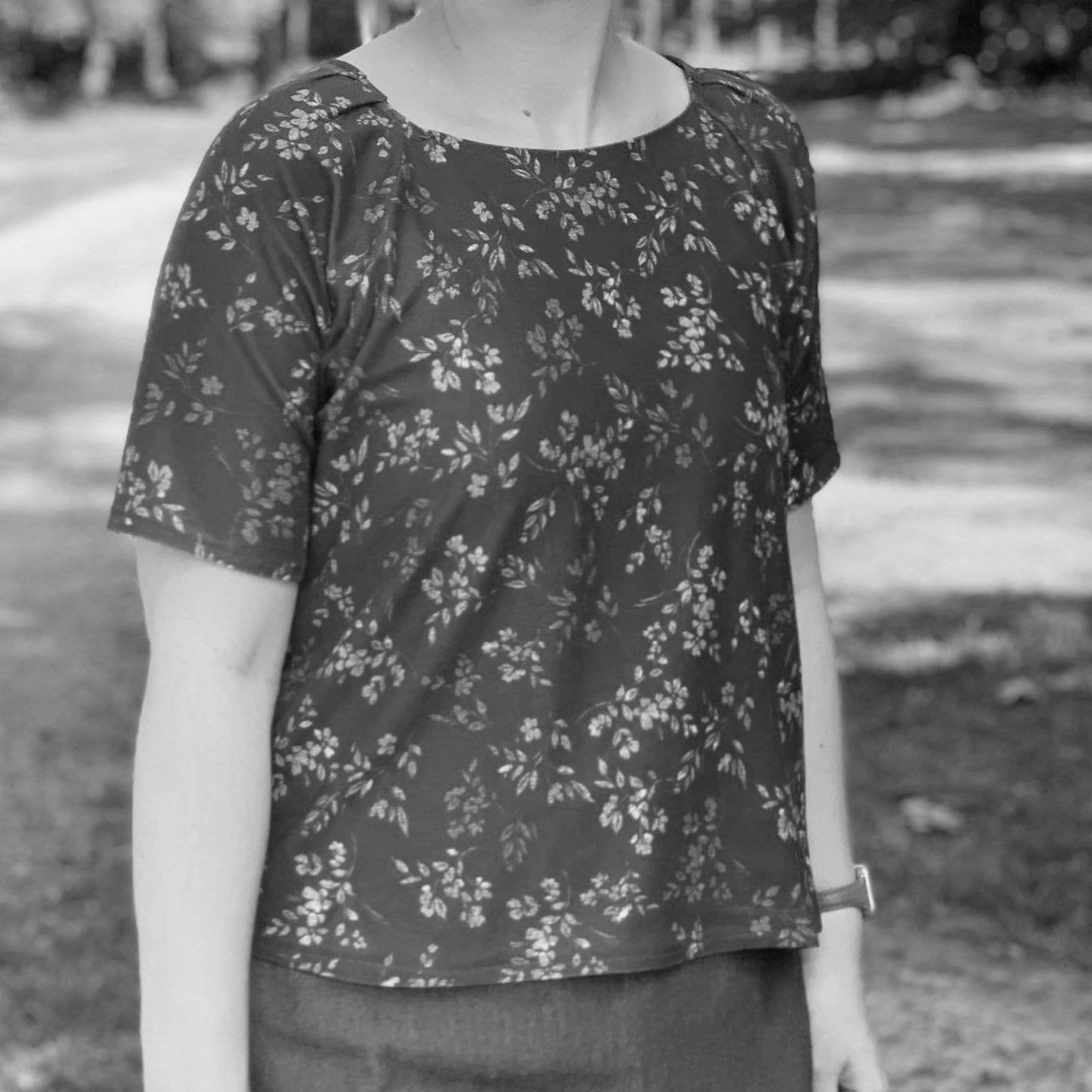 Navy & Peach Floral Neatly Gathers Shirt