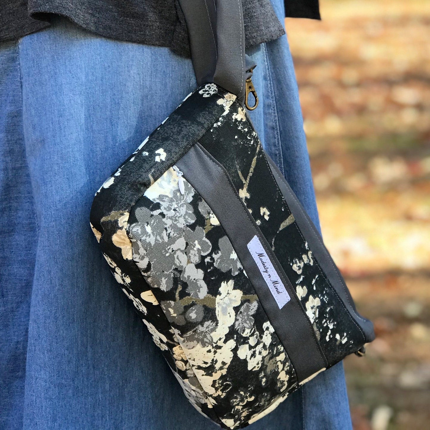 Floral & Gray Casual Wristlet
