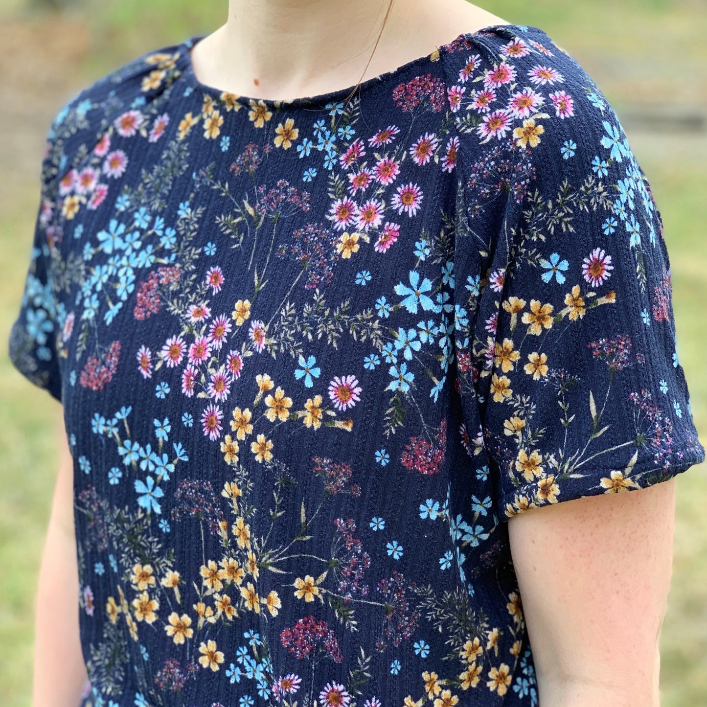 Navy Floral Neatly Gathers Shirt