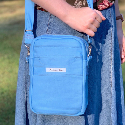 Simple Crossbody in Solid Colors