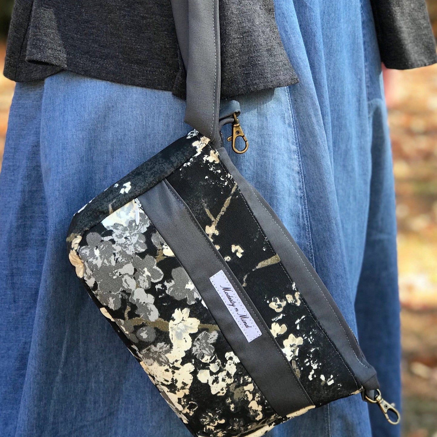 Floral & Gray Casual Wristlet