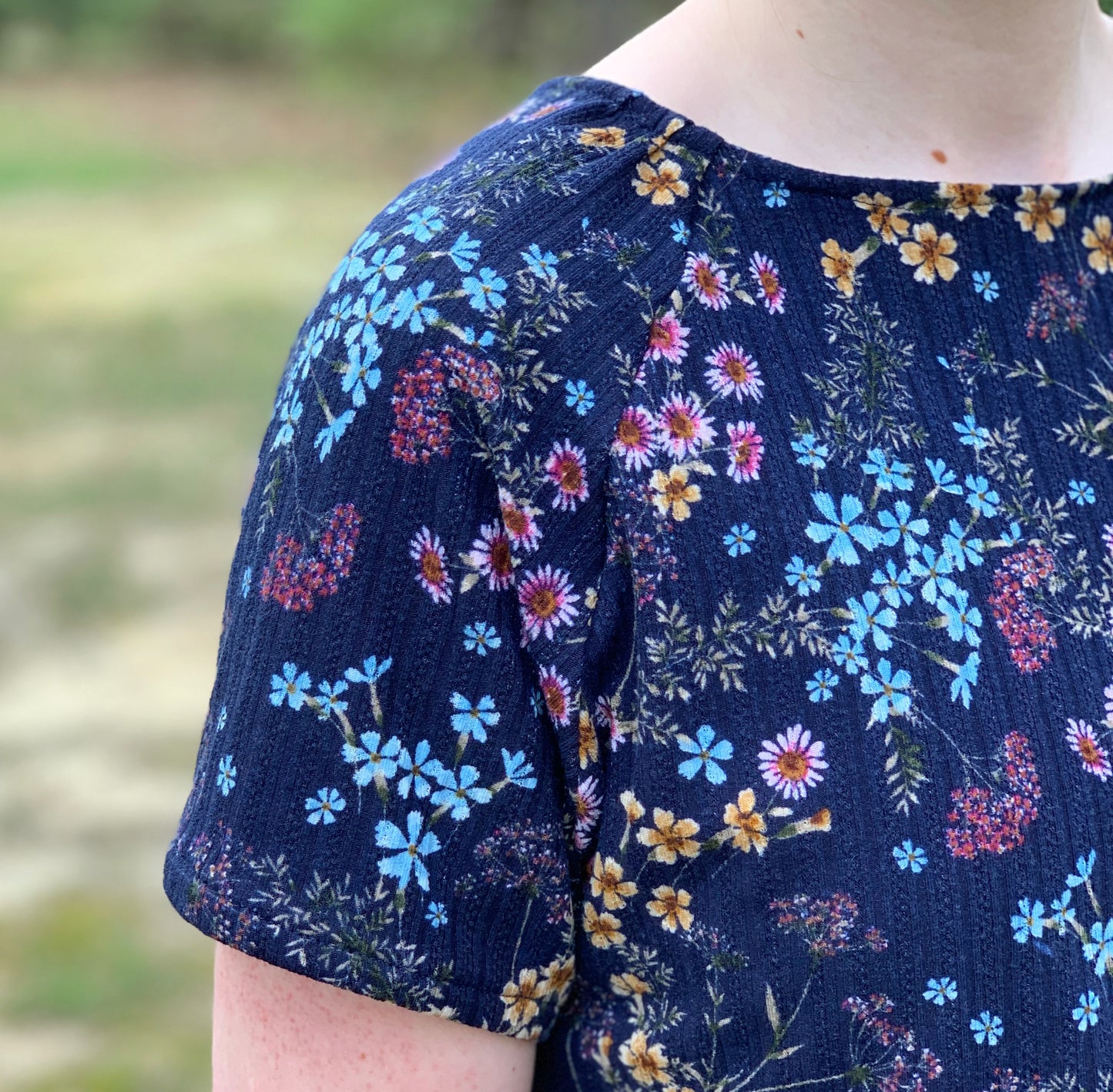 Navy Floral Neatly Gathers Shirt
